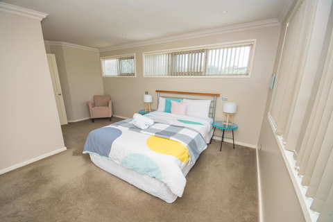 The Pitch - Darwin Holiday 15