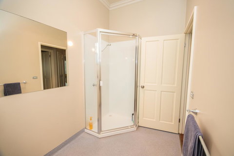 The Pitch - Darwin Holiday 28