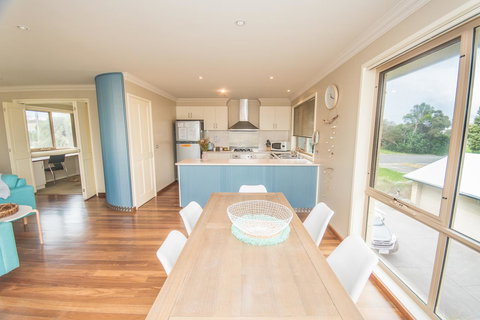 The Pitch - Darwin Holiday 1