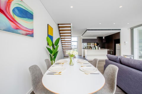 Docklands Waterfront Luxury Villa - Darwin Holiday 6