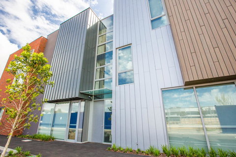 Docklands Waterfront Luxury Villa - Darwin Holiday 0