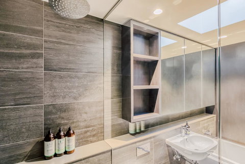 Docklands Waterfront Luxury Villa - Darwin Holiday 18