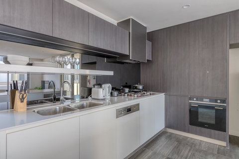 Docklands Waterfront Luxury Villa - Darwin Holiday 31