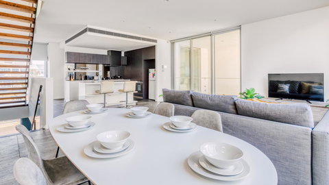 Docklands Waterfront Luxury Villa - Darwin Holiday 7