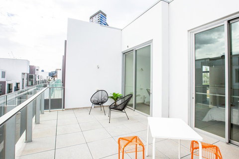 Docklands Waterfront Luxury Villa - Darwin Holiday 37