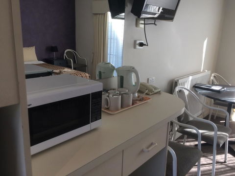 Ambassador Motor Inn - Darwin Holiday 3