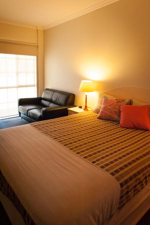 Ambassador Motor Inn - Darwin Holiday 34