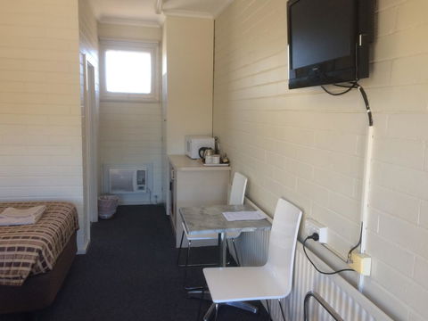 Ambassador Motor Inn - Darwin Holiday 12