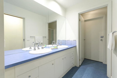 Via Nuova - Darwin Holiday 7