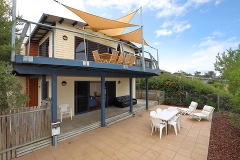 Via Nuova - Darwin Holiday 20