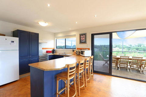 Via Nuova - Darwin Holiday 1