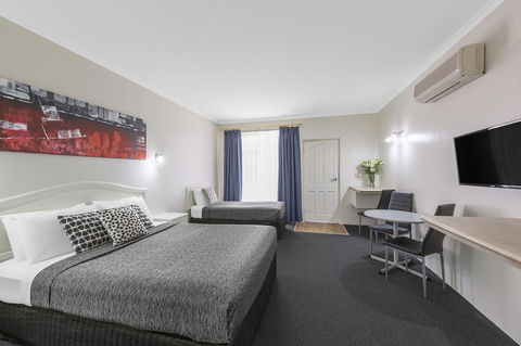 Cathedral Motor Inn - Darwin Holiday 15