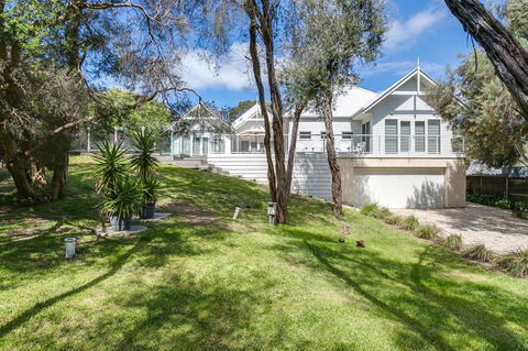 Perfect Blairgowrie Beach House - Darwin Holiday 2