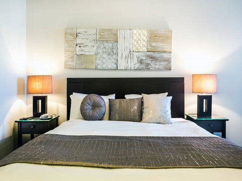 Dockland Kings Lucky 805 - Darwin Holiday 15