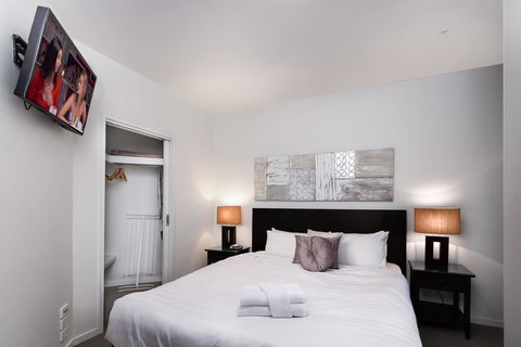 Dockland Kings Lucky 805 - Darwin Holiday 6