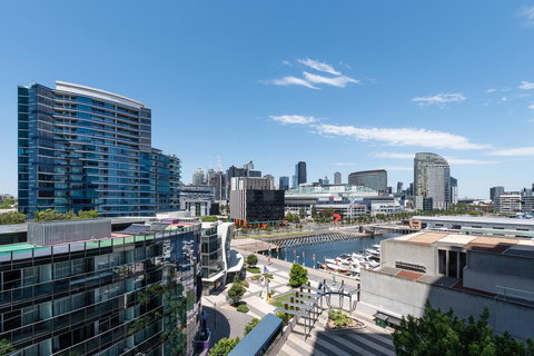 Dockland Kings Lucky 805 - Darwin Holiday 7