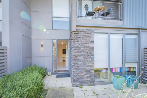 Stylish 3 Bedroom Townhouse - Free Parking - Darwin Holiday 0