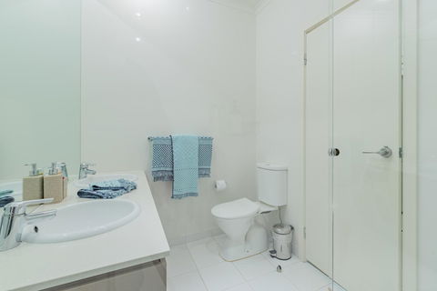 Stylish 3 Bedroom Townhouse - Free Parking - Darwin Holiday 18