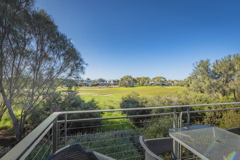 Stylish 3 Bedroom Townhouse - Free Parking - Darwin Holiday 12