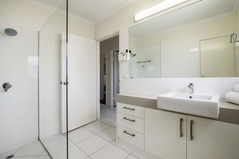 Sunseeker Holiday Apartments - Darwin Holiday 35