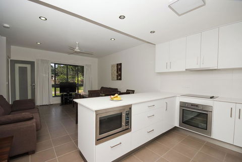 Woodville Beach Townhouse 6 - Darwin Holiday 4
