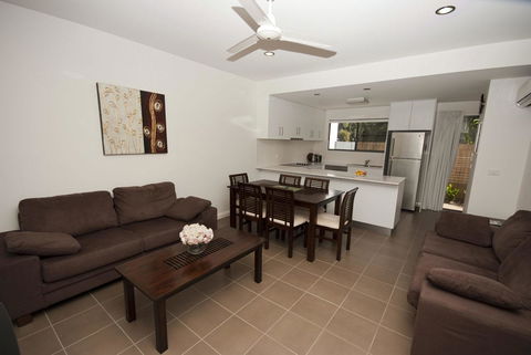 Woodville Beach Townhouse 6 - Darwin Holiday 2