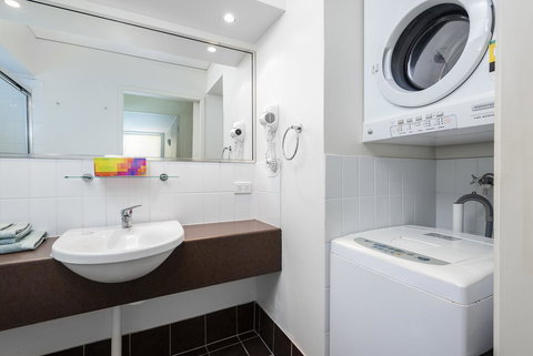 Coloured Sands - Rainbow Beach Resort - 5 Mins To Beach - Darwin Holiday 10