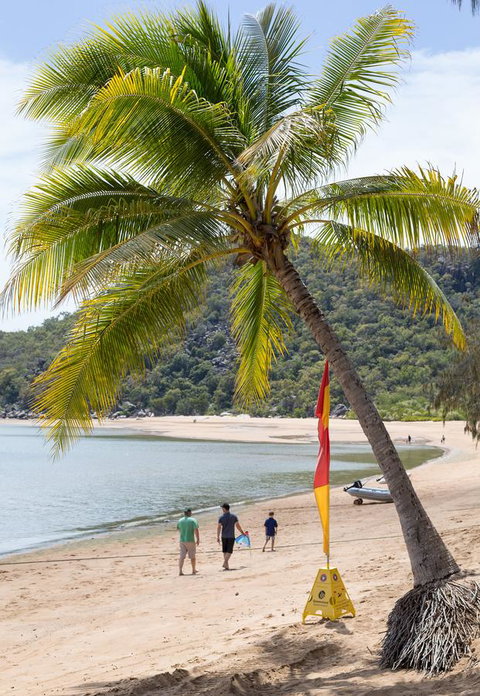 Sails On Horseshoe - Darwin Holiday 32