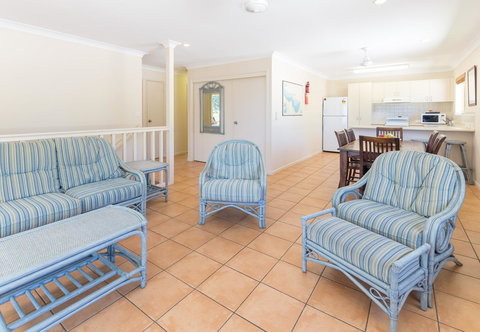 Sails On Horseshoe - Darwin Holiday 19