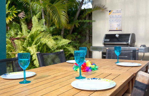 Sails On Horseshoe - Darwin Holiday 26