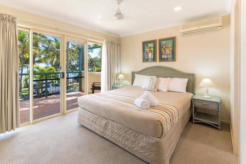 Sails On Horseshoe - Darwin Holiday 16