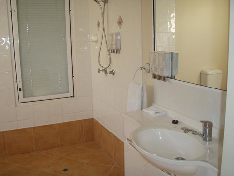 Sails On Horseshoe - Darwin Holiday 21