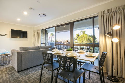 Nightcap At Kawana Waters Hotel - Darwin Holiday 44