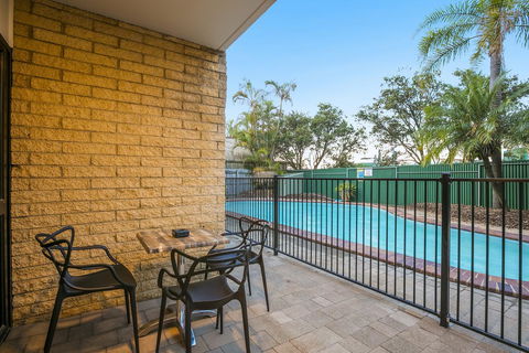 Nightcap At Kawana Waters Hotel - Darwin Holiday 26