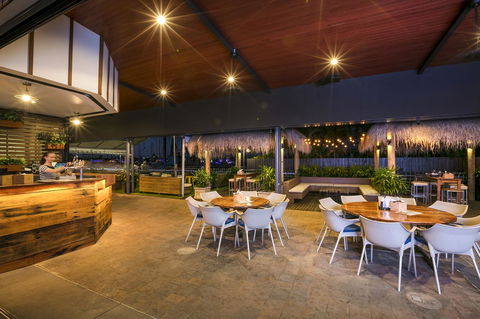 Nightcap At Kawana Waters Hotel - Darwin Holiday 7