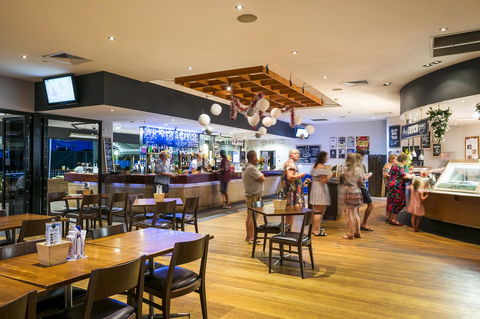 Nightcap At Kawana Waters Hotel - Darwin Holiday 16