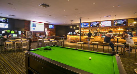 Nightcap At Kawana Waters Hotel - Darwin Holiday 6