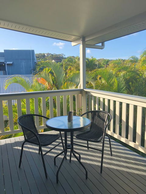 Backpackers At 1770 - Darwin Holiday 4