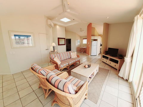 Parkshores Sunshine Beach Noosa Holiday Apartments - Darwin Holiday 3