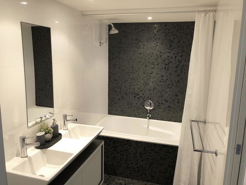 Sunshine Beach Luxe Apartment - Darwin Holiday 11