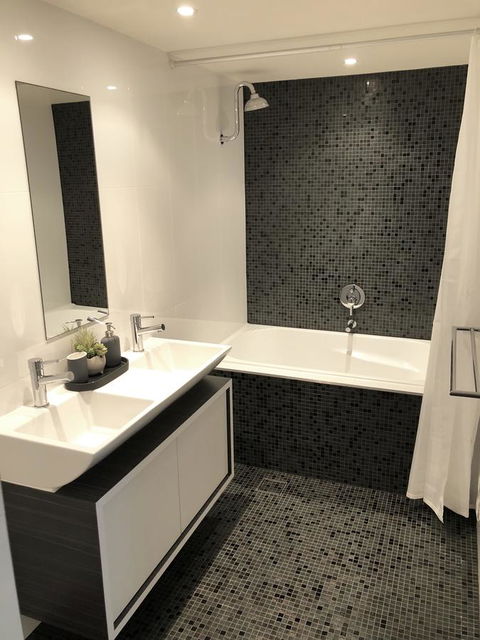 Sunshine Beach Luxe Apartment - Darwin Holiday 16