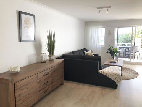 Sunshine Beach Luxe Apartment - Darwin Holiday 23