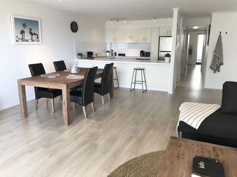 Sunshine Beach Luxe Apartment - Darwin Holiday 21