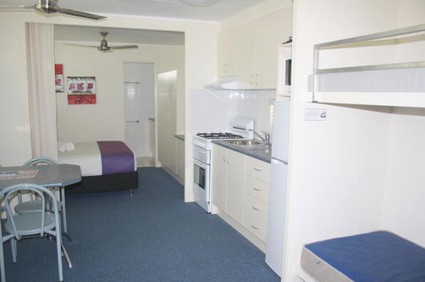 Alex Beach Cabins And Tourist Park - Darwin Holiday 41