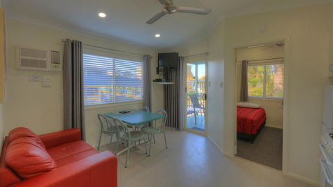 Alex Beach Cabins And Tourist Park - Darwin Holiday 32