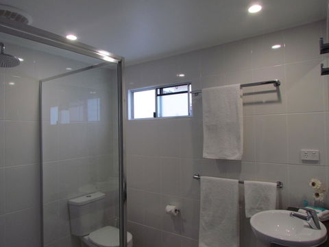 Alex Beach Cabins And Tourist Park - Darwin Holiday 1