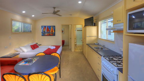 Alex Beach Cabins And Tourist Park - Darwin Holiday 11