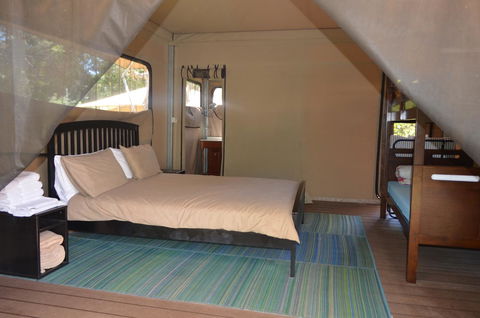 Castaways Moreton Island - Darwin Holiday 5