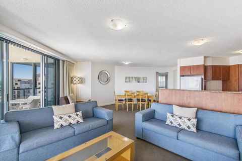 Mantra Mooloolaba Beach - Darwin Holiday 18