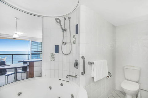 Mantra Mooloolaba Beach - Darwin Holiday 35